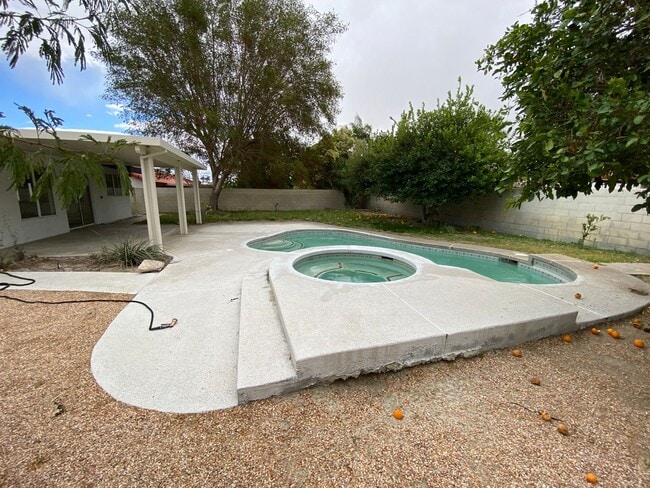Building Photo - 68305 Encinitas Rd