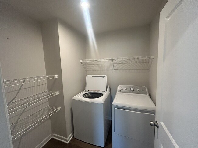 Building Photo - Brand New 3-Bed, 2-Bath Ranch Home in Gall...