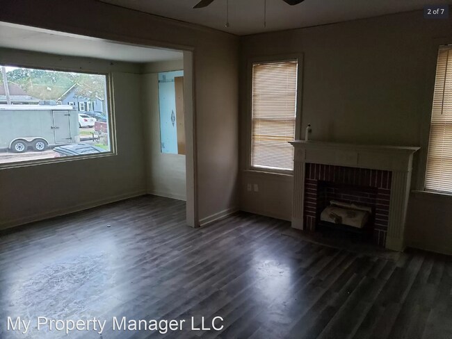 Foto del edificio - 3 br, 1 bath House - 2642 Woodford Street