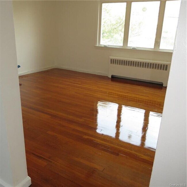 Building Photo - 573 Park Ave