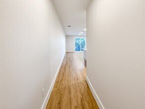 Building Photo - 5609 Mobeetie Lp