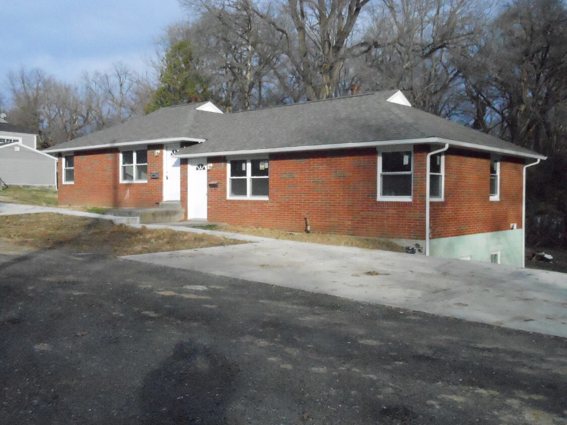 914 Henry St, Collinsville, IL 62234 Condo for Rent in Collinsville