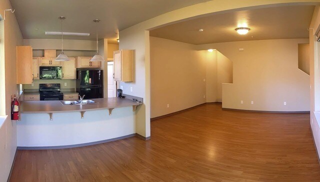 1367 High St 1 - Sala de estar 5 - The Sequoia