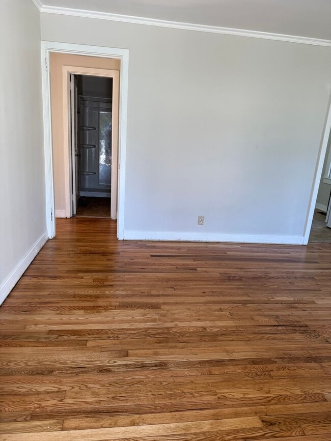 Photo - Charming 2 Bedroom Rental with Fresh Updates House