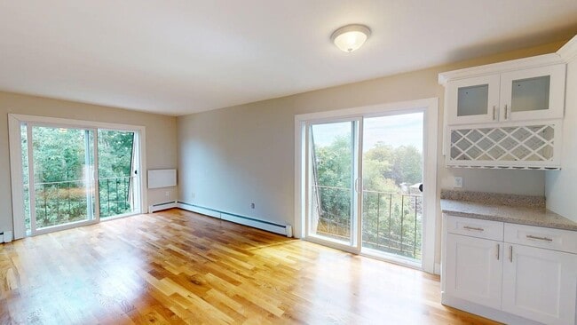 Building Photo - Cedar Glen