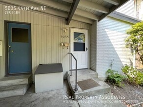 Building Photo - 5035 44th Ave NE