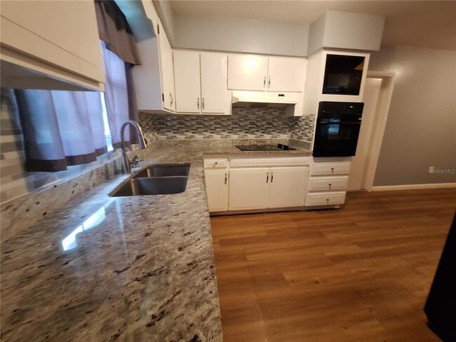 Foto del edificio - 11103 N 21st St