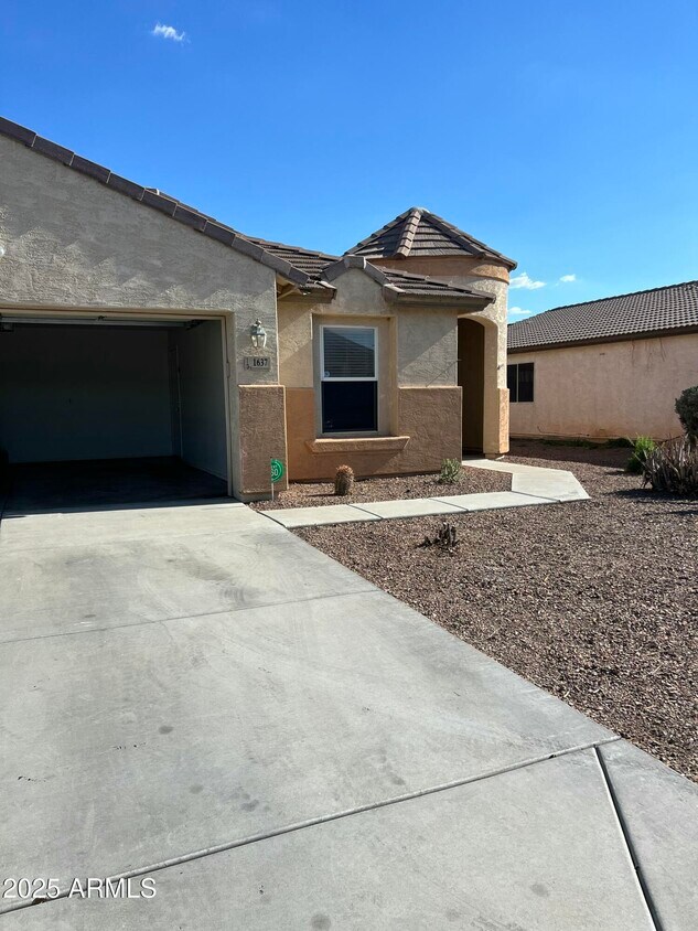 Foto principal - 1637 E Ash Ave