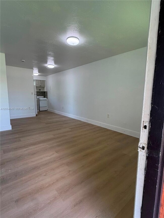 Foto del edificio - 1465 W 28th St