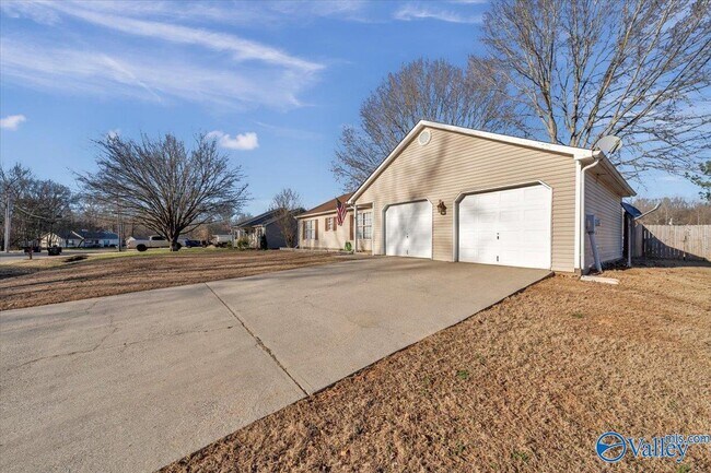 Foto del edificio - 316 Buffalo Creek Dr
