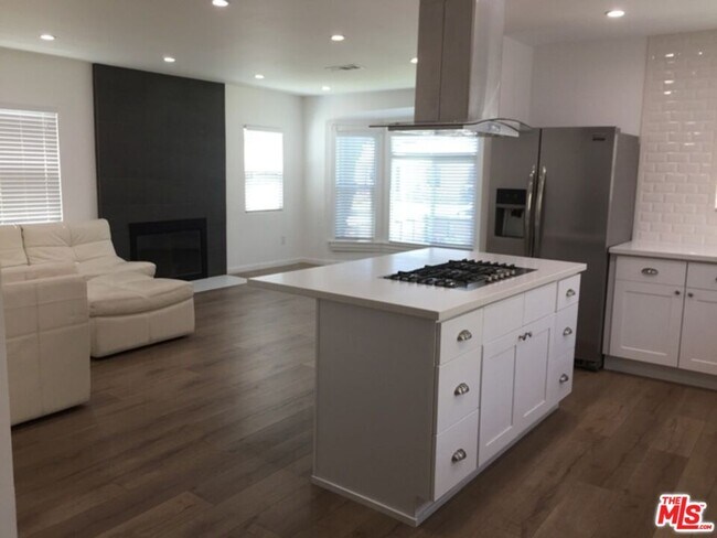 Foto del edificio - 1528 S Cochran Ave