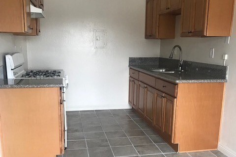 Primary Photo - 7661 Garfield Ave