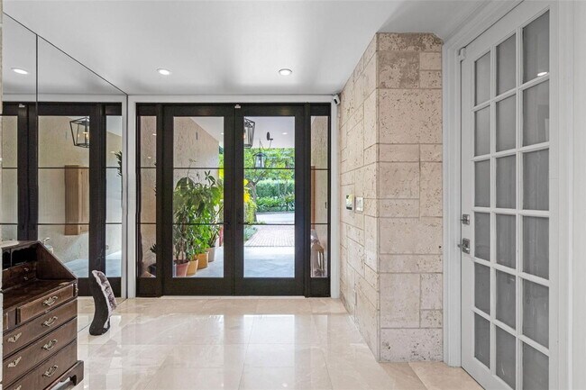 Building Photo - 6124 Paradise Point Dr