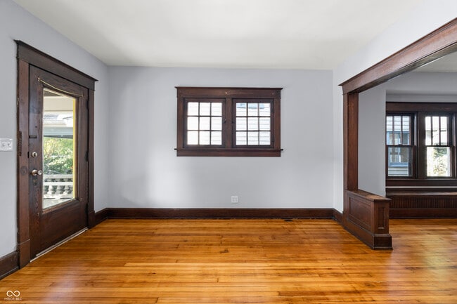 Foto del edificio - 2330 E 16th St