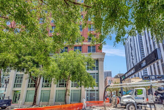 Foto del edificio - 111 E Flagler St