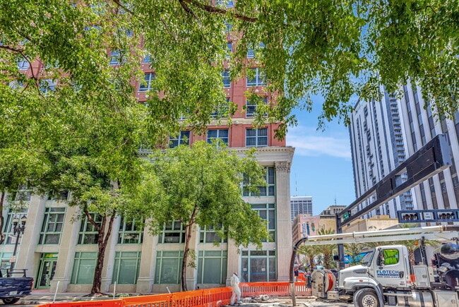 Building Photo - 111 E Flagler St