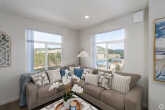 Interior Photo - Arborview on the River
