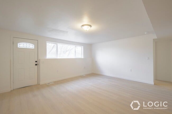 Building Photo - 3151 Quincy Ave