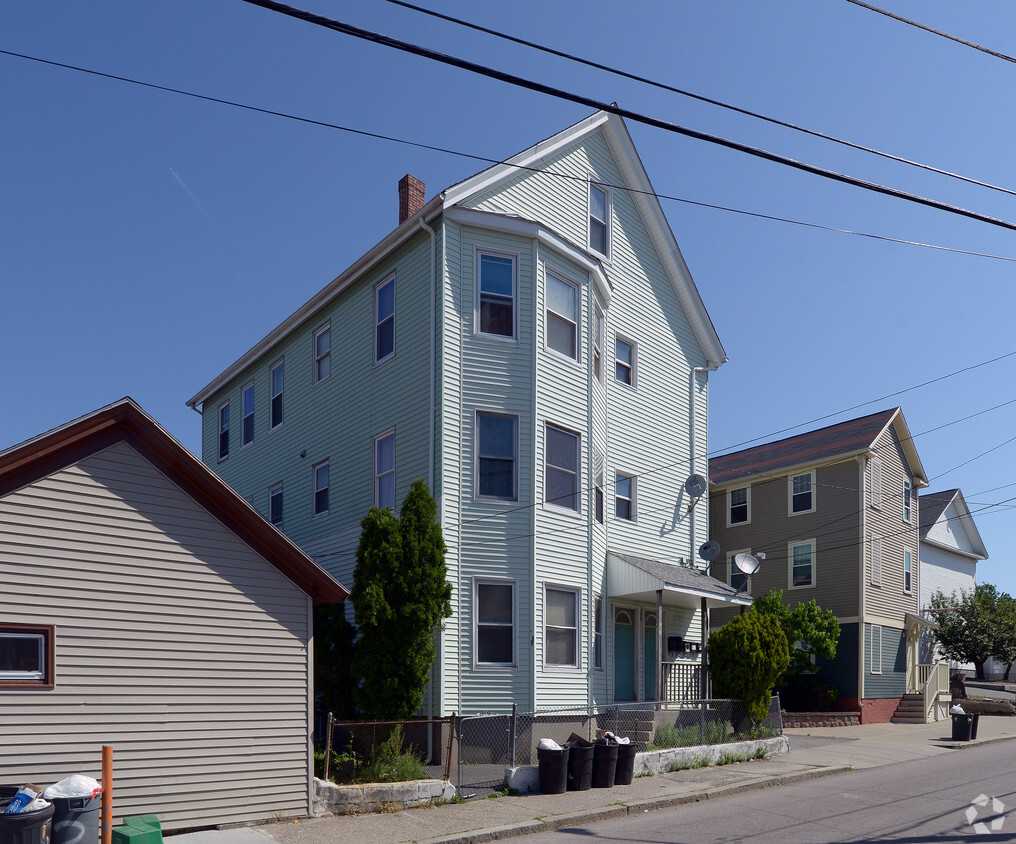 Building Photo - 399-401 Central St