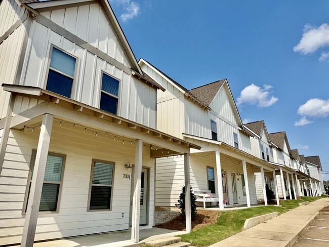 Photo - 100 A (Oxford, MS) House