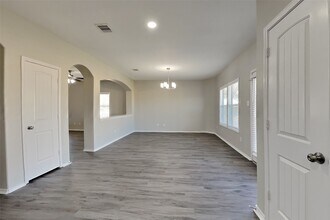 Building Photo - 20834 Clay Landing Ln