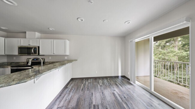 Foto del edificio - 2 Bed 2 Bath - Condo - W/S/G Included - NAS Whidbey