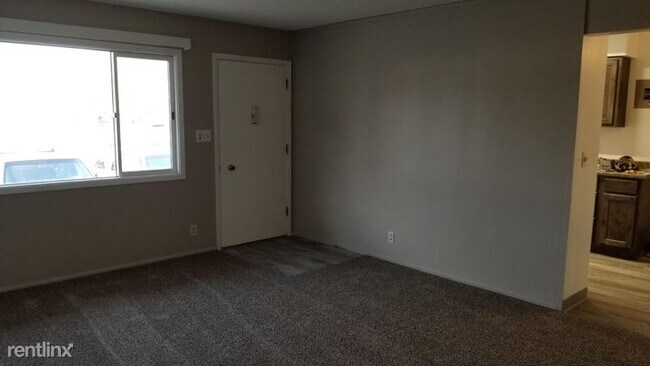 Building Photo - 4914 9th Ave S