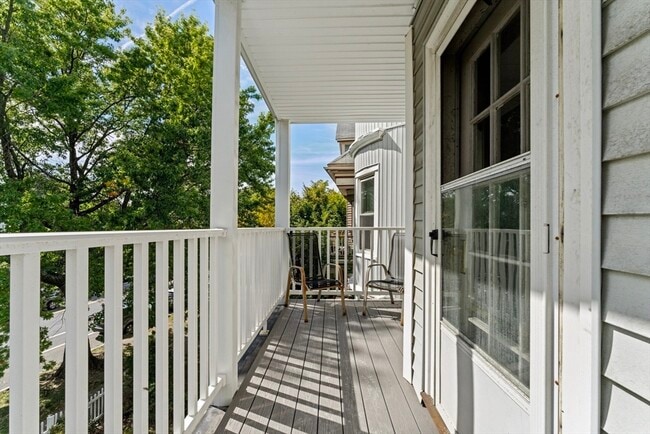 Building Photo - 789 Columbia Rd