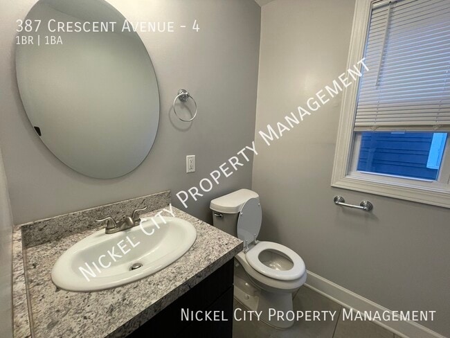 Foto del edificio - 387 Crescent Ave