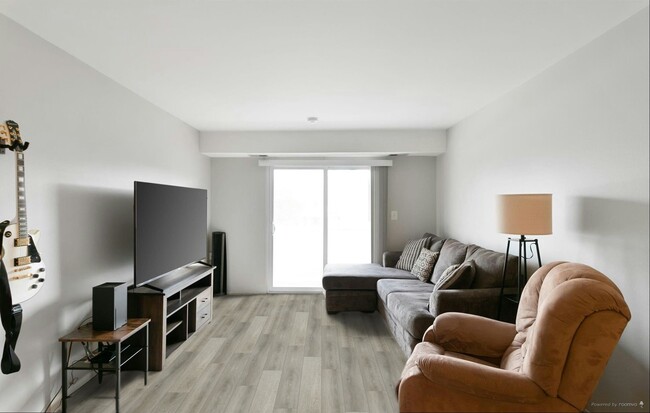 Building Photo - 44489 Savery Dr