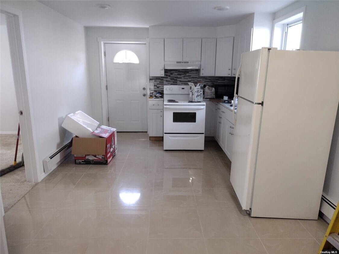 42 Carlton Ave, Mastic, NY 11950 House Rental in Mastic, NY