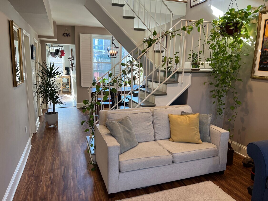 Foto principal - 1810 Ingleside Ter NW