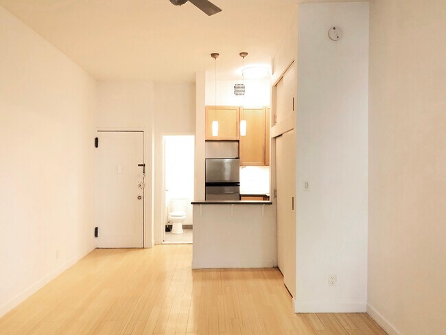 Foto del edificio - 411 E 85th St