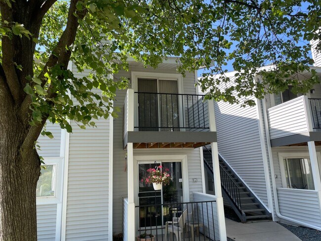 Building Photo - Cozy One Bedroom In Lauderdale - Features ...