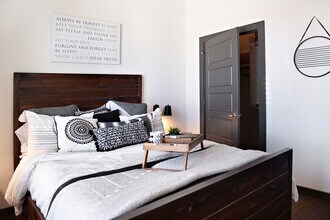 Building Photo - Epic Apartments