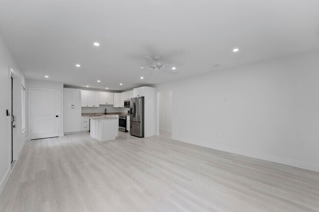 Building Photo - 1279 Beach Rd