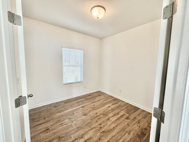 Foto del edificio - NEW 4 br 2.5 ba with loft and private study in the Kensington community READY MAY 2026