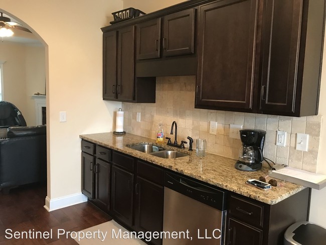 Foto del edificio - 3 br, 2 bath House - 324 Green Island Rd