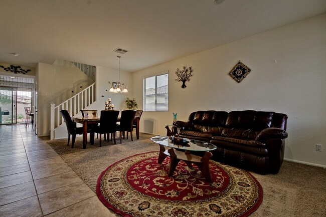 Foto del edificio - COMING SOON IN LAYTON LAKES!!!