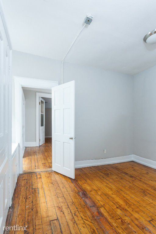 Building Photo - 3 E 13th St