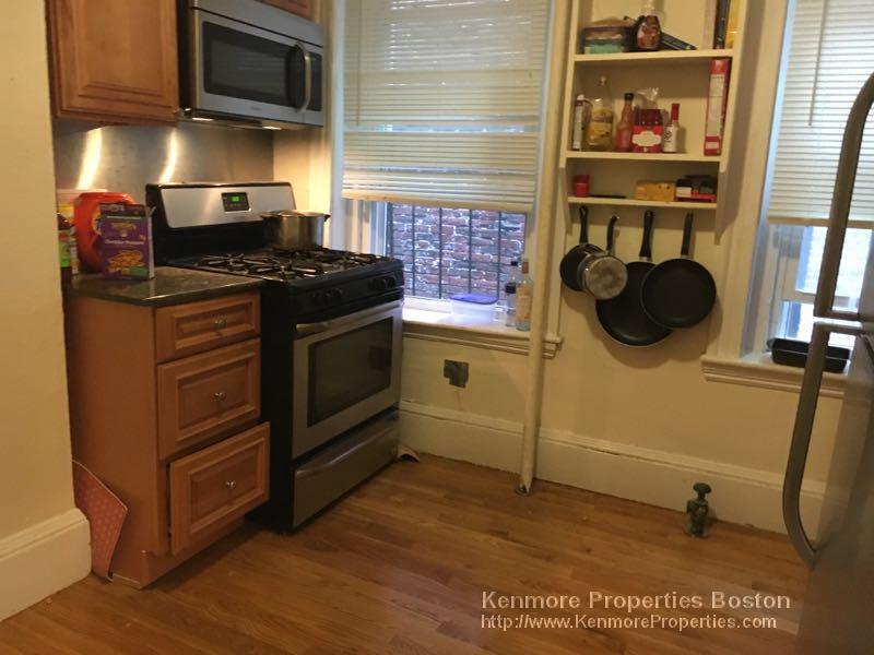 Primary Photo - 125 Myrtle St