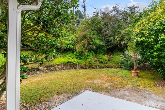 Building Photo - Charming Cul-de-Sac Mid-Century w/ Bay Views In Oakland Hills