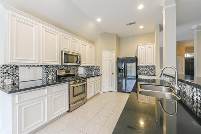 Foto del edificio - 3714 Paigewood Dr