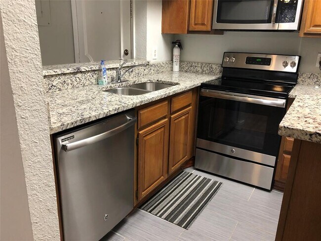 Foto del edificio - 806 W 24th St