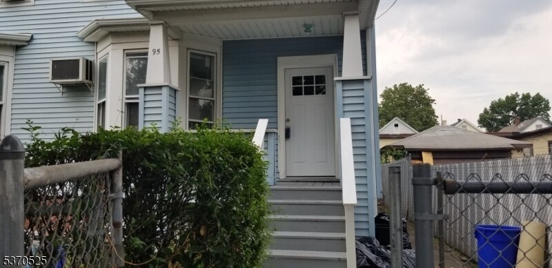 Foto principal - 95 Monroe St