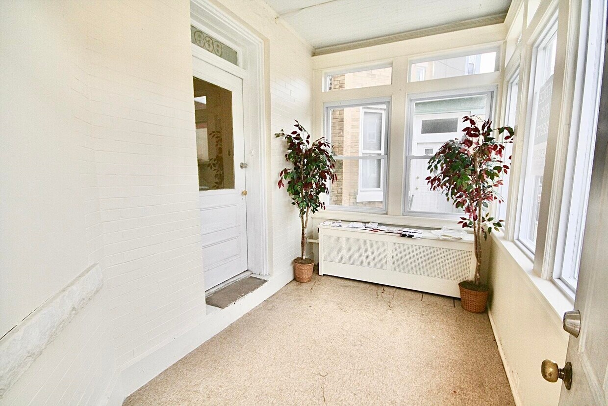 Primary Photo - 6012 Palisade Ave