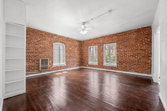Building Photo - 746 Normandie Ave