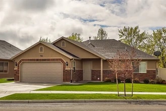 Building Photo - 790 E 200 S