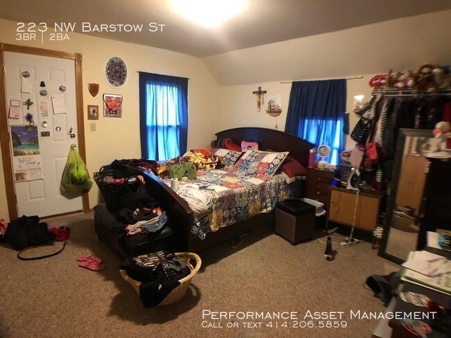 Building Photo - 223 NW Barstow St