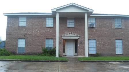Front - 2718 Mulberry Ln